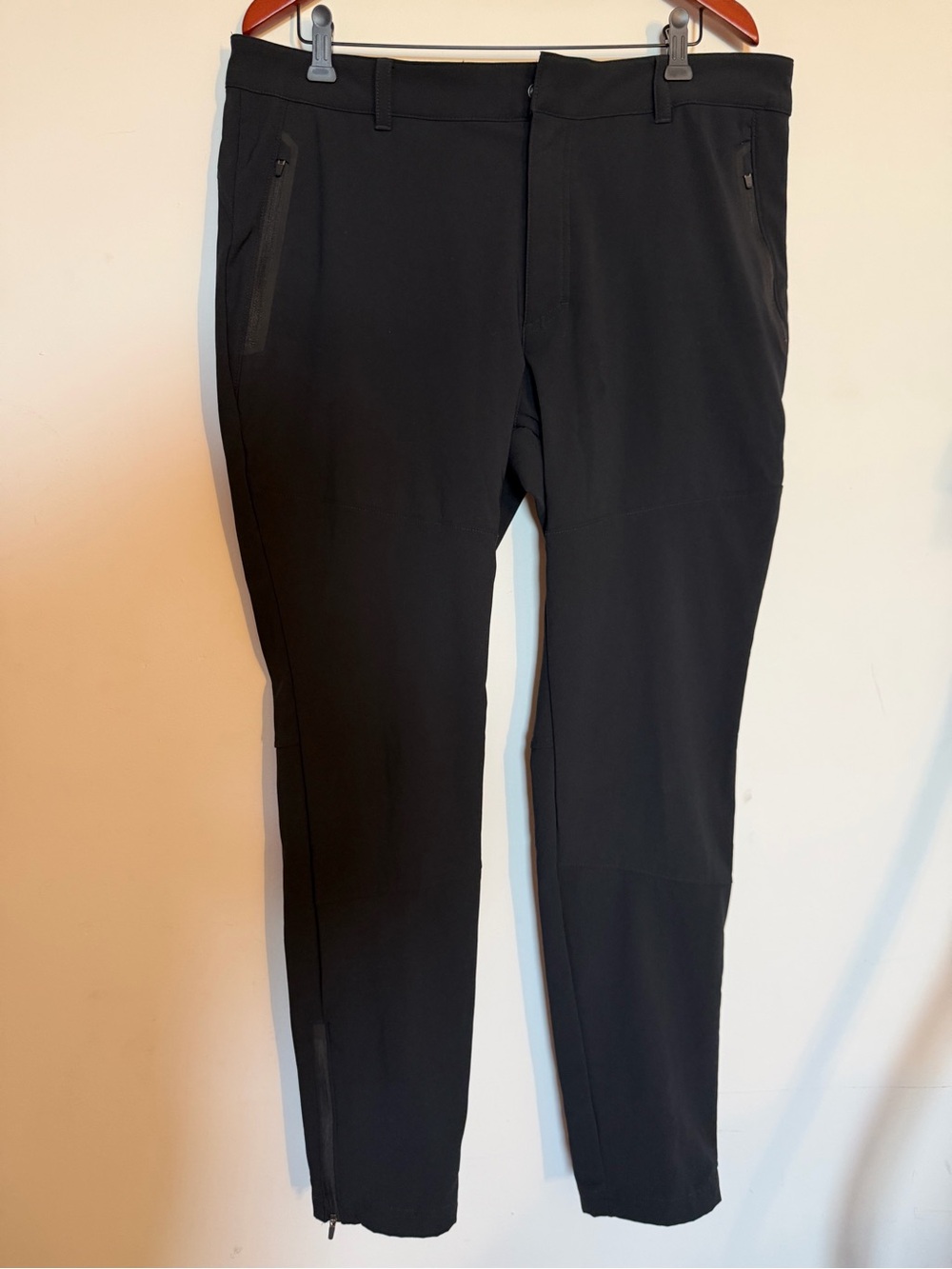 Columbia Men's Black Performance Chinos